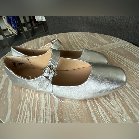 Me Too|Silver Metallic soft square toe Mary Jane Flats with buckle•••NWT IN 9W - Picture 10 of 11